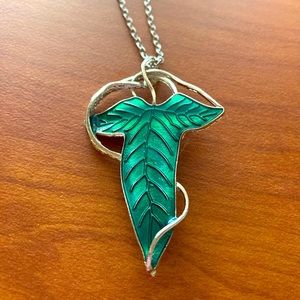 4/$25 Lord of the Rings Leaf pendant/brooch